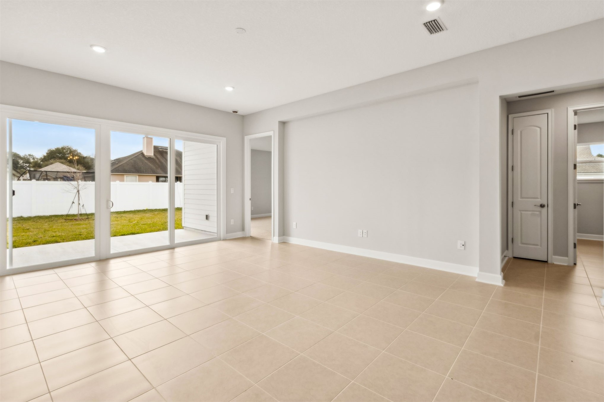 85236 Sandy Rdg Loop Yulee, FL 32097 - Photo 5 of 19 Gathering Room