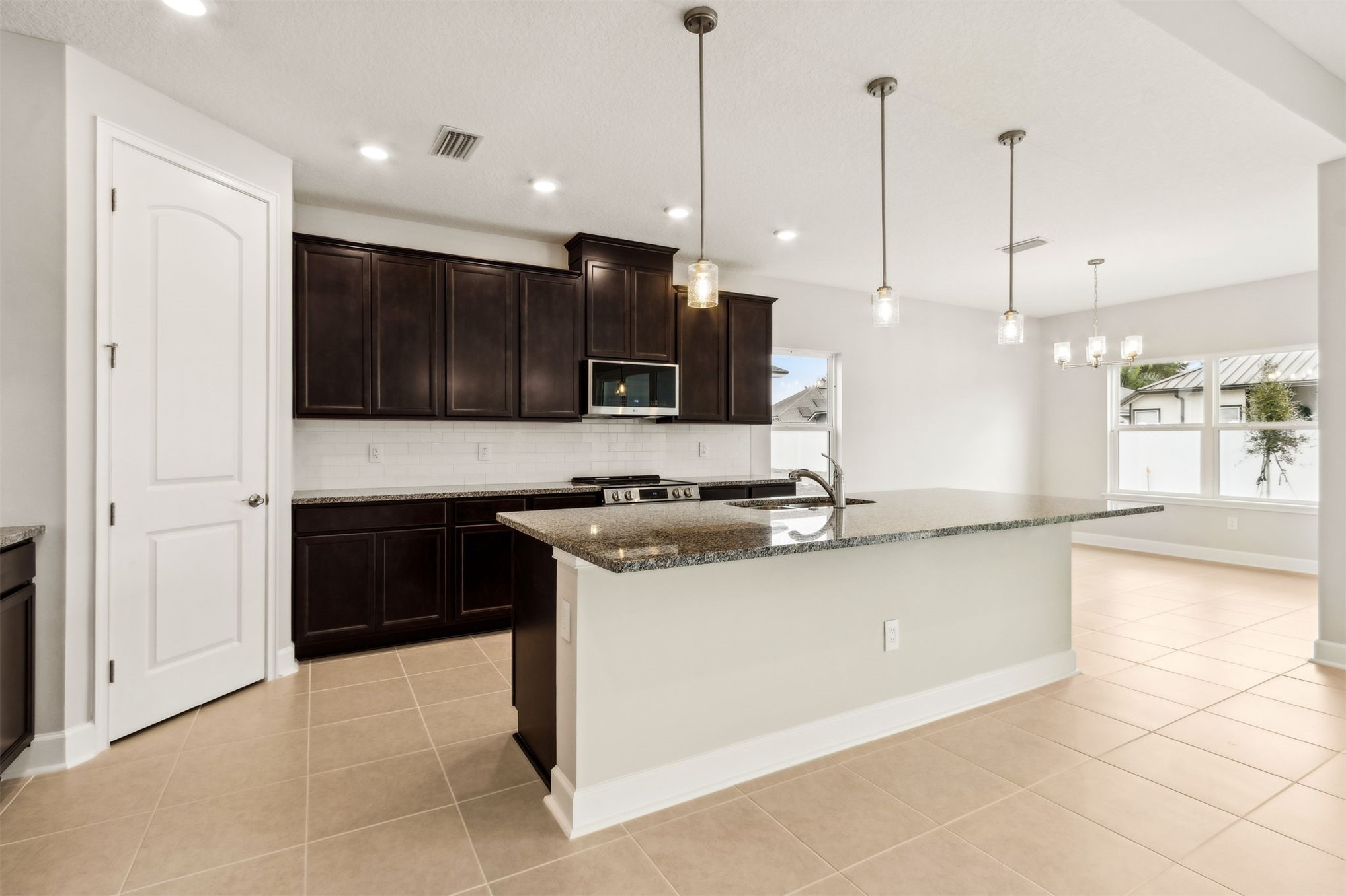 85236 Sandy Rdg Loop Yulee, FL 32097 - Photo 8 of 19 Kitchen
