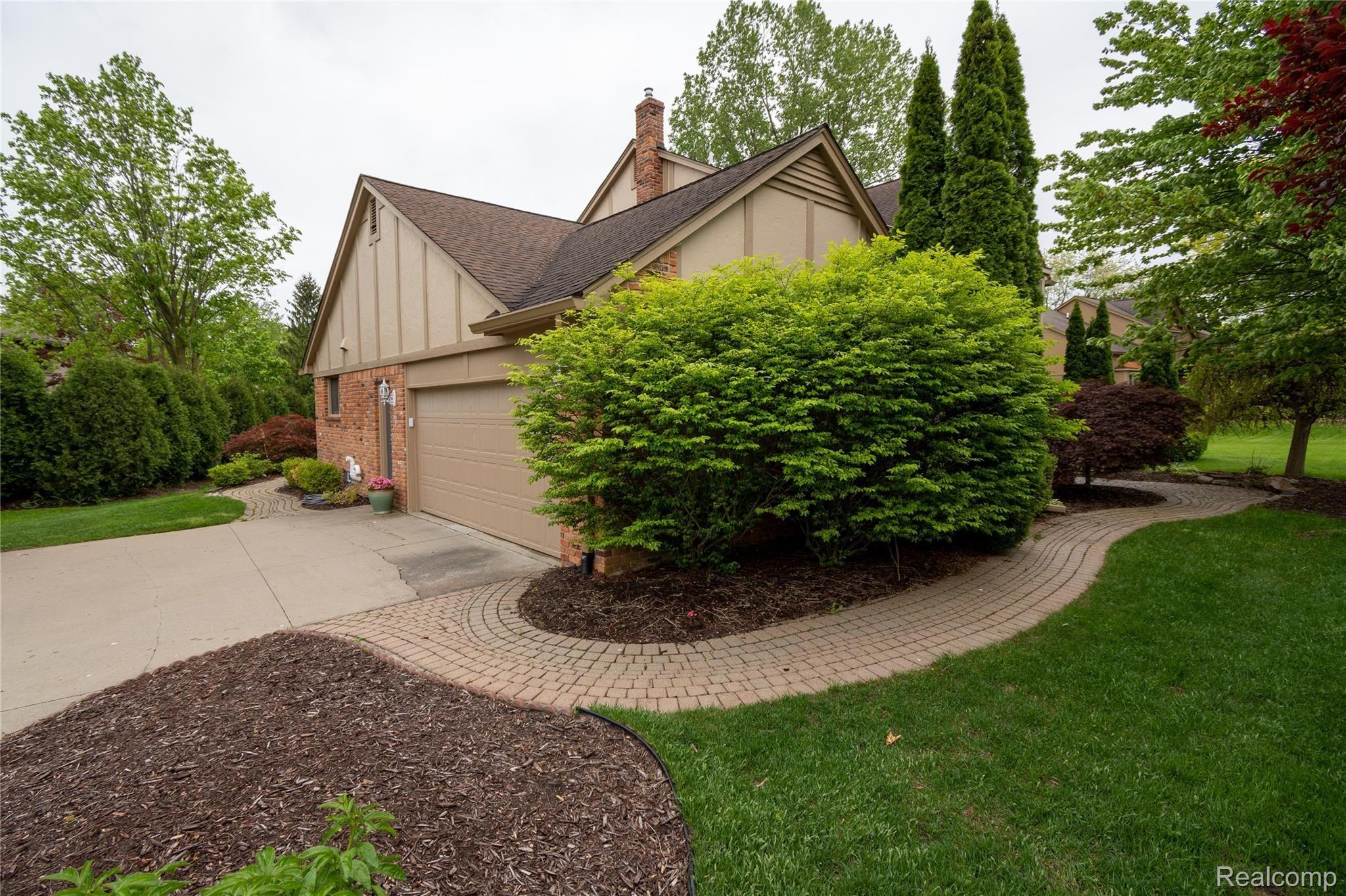 1884 Old Homestead Drive Rochester, MI 48306 - Photo 2 of 45 DSC_3388.jpg