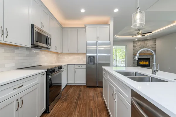 $529,900 | 7031 Stonewood Lane, Lannon, WI 53046