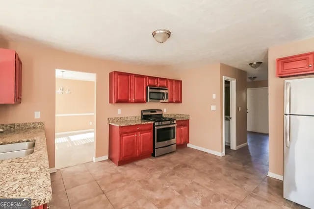 $2,075 | 2095 Sugar Creek Falls Court, Atlanta, GA 30316