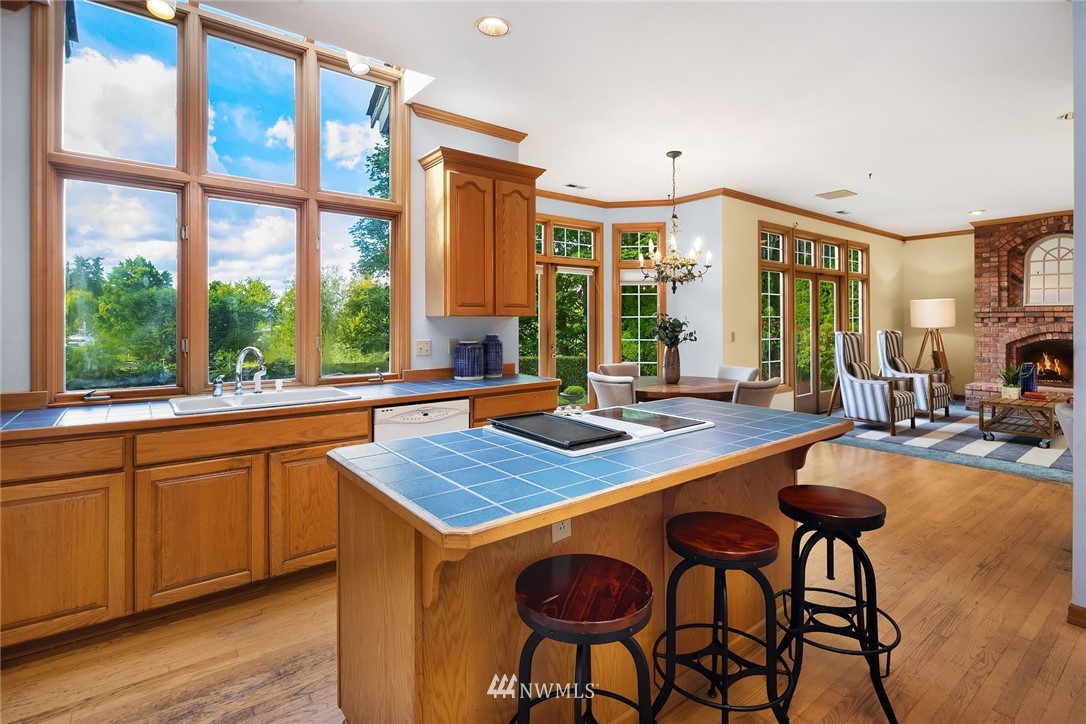 8460 Hunts Point Lane Hunts Point, WA 98004 - Photo 11 of 25