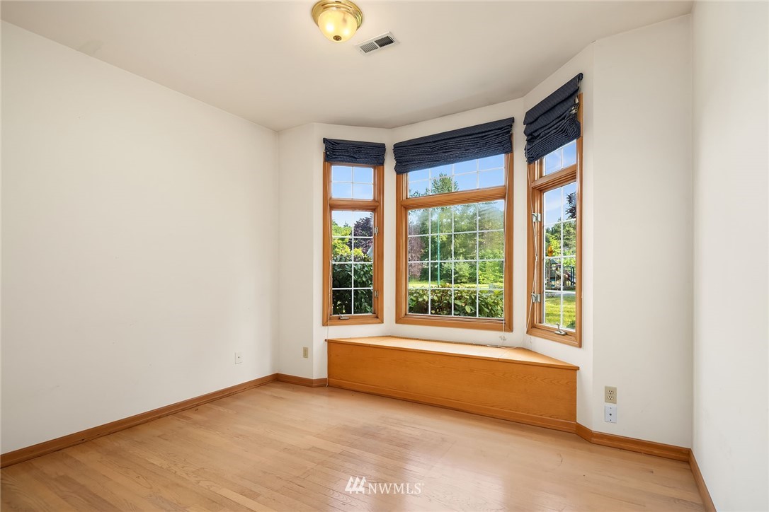 8460 Hunts Point Lane Hunts Point, WA 98004 - Photo 17 of 25