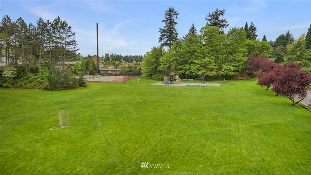 8460 Hunts Point Lane Hunts Point, WA 98004 - Photo 23 of 25