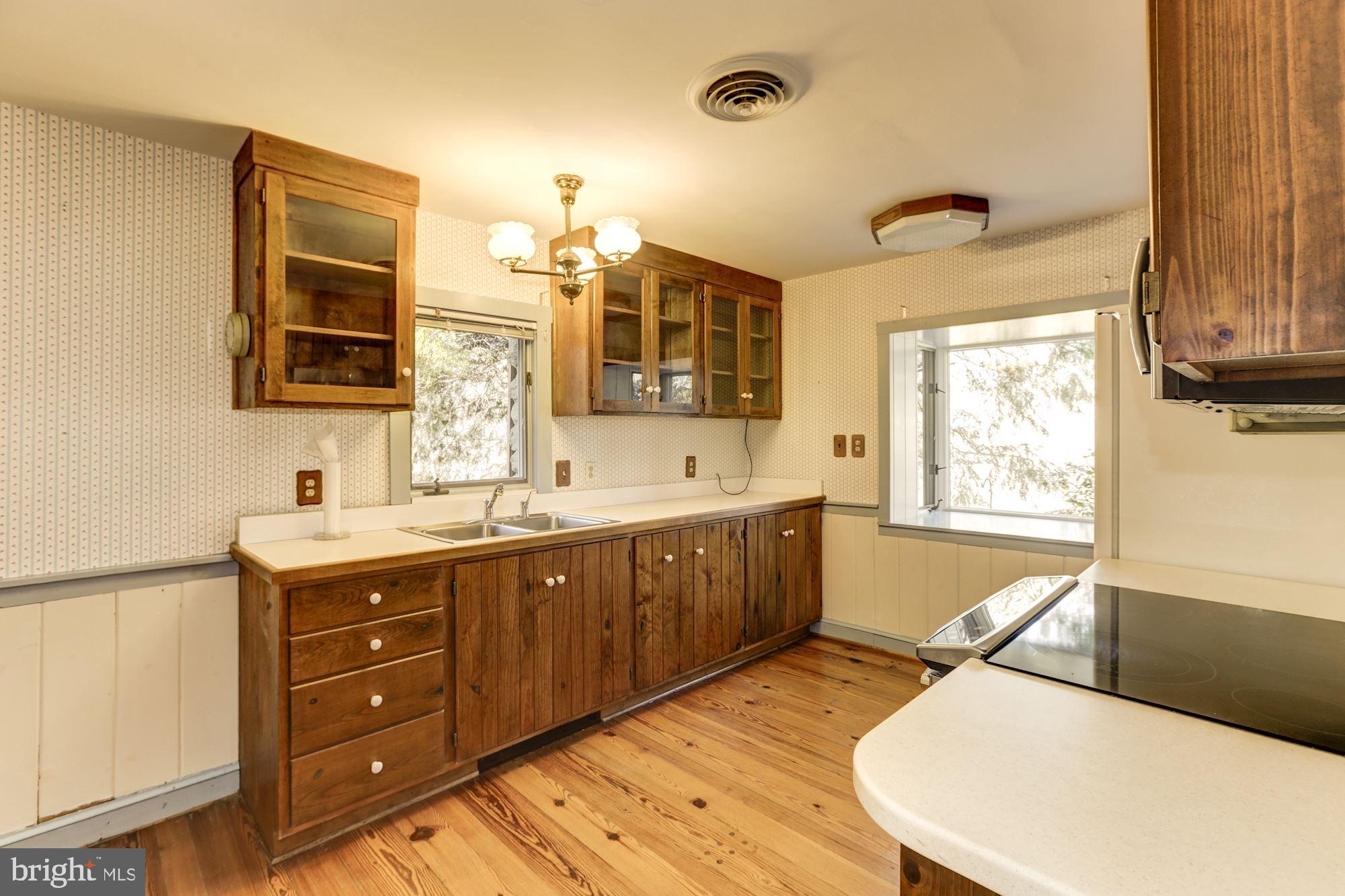 10187 Cliff Mills Road Marshall, VA 20115 - Photo 24 of 46 Country kitchen
