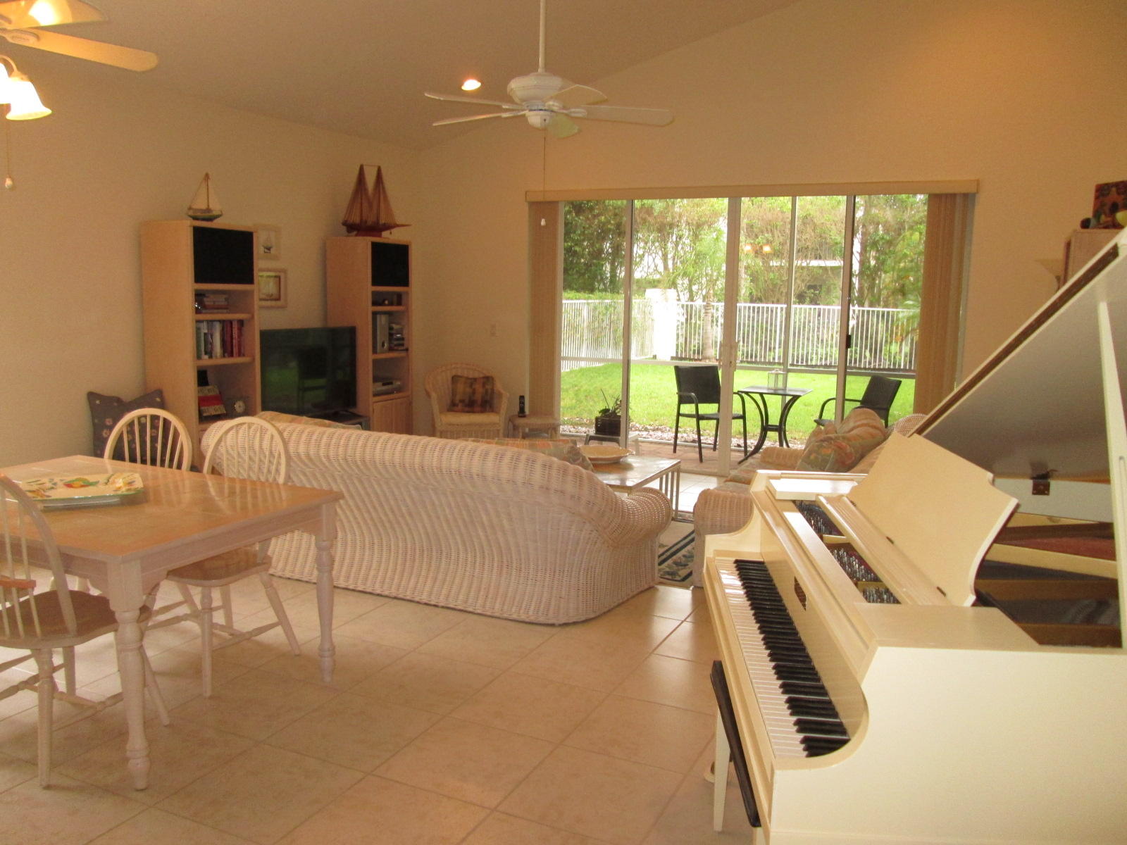 21700 Hammock Point Drive Boca Raton, FL 33433 - Photo 6 of 29 OPEN PLAN LIVING/DINING ROOM