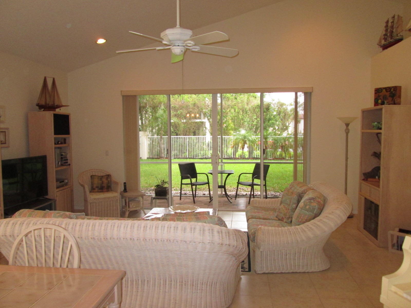 21700 Hammock Point Drive Boca Raton, FL 33433 - Photo 10 of 29 LIVING/DINING ROOM