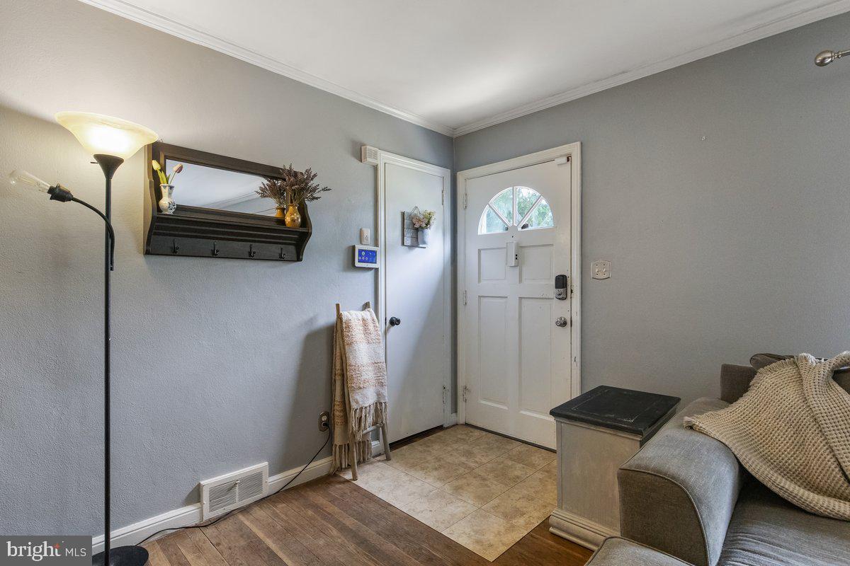 1708 Makefield Road Yardley, PA 19067 - Photo 4 of 35 Gallery Image 4