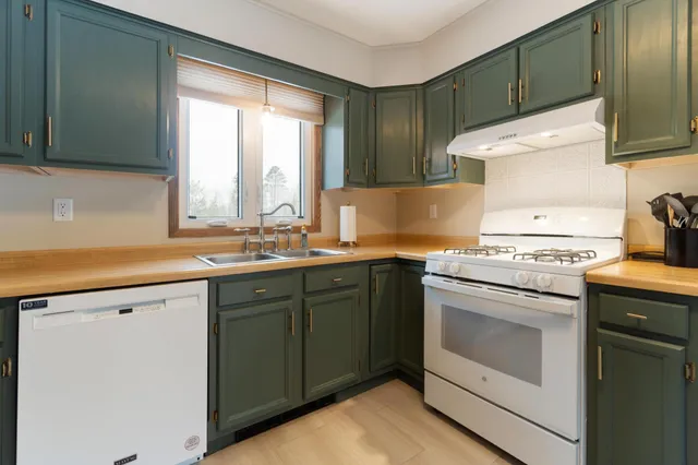 $262,000 | 7021 Dickinson Drive Northwest, Bemidji, MN 56601