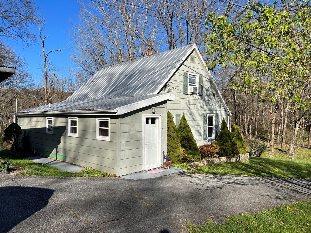 757 Kiawana Road Atkins, VA 24311 - Photo 17 of 18 Gallery Image 17