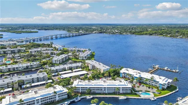 $345,000 | 1866 Southwest Palm City Road, Unit 204, Stuart, FL 34994