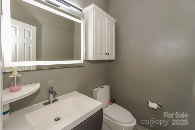 $435,000 | 3119 Castlemaine Drive, Charlotte, NC 28269