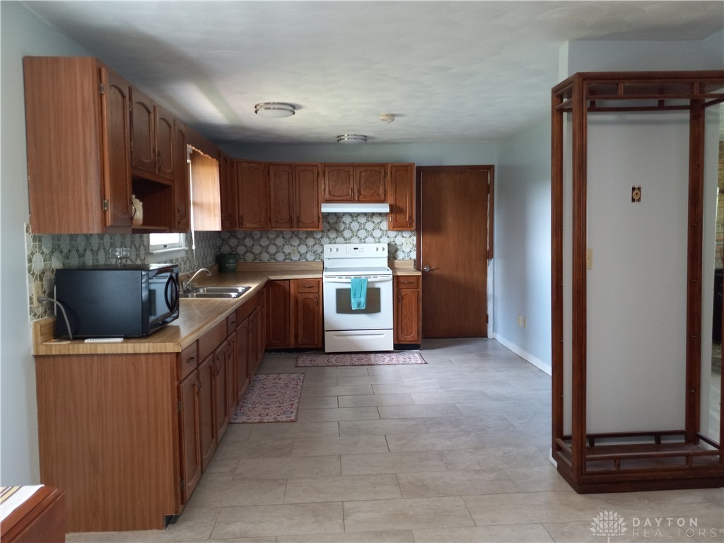 4447 Maple Grove Road Eaton, OH 45320 - Photo 7 of 31 Gallery Image 7