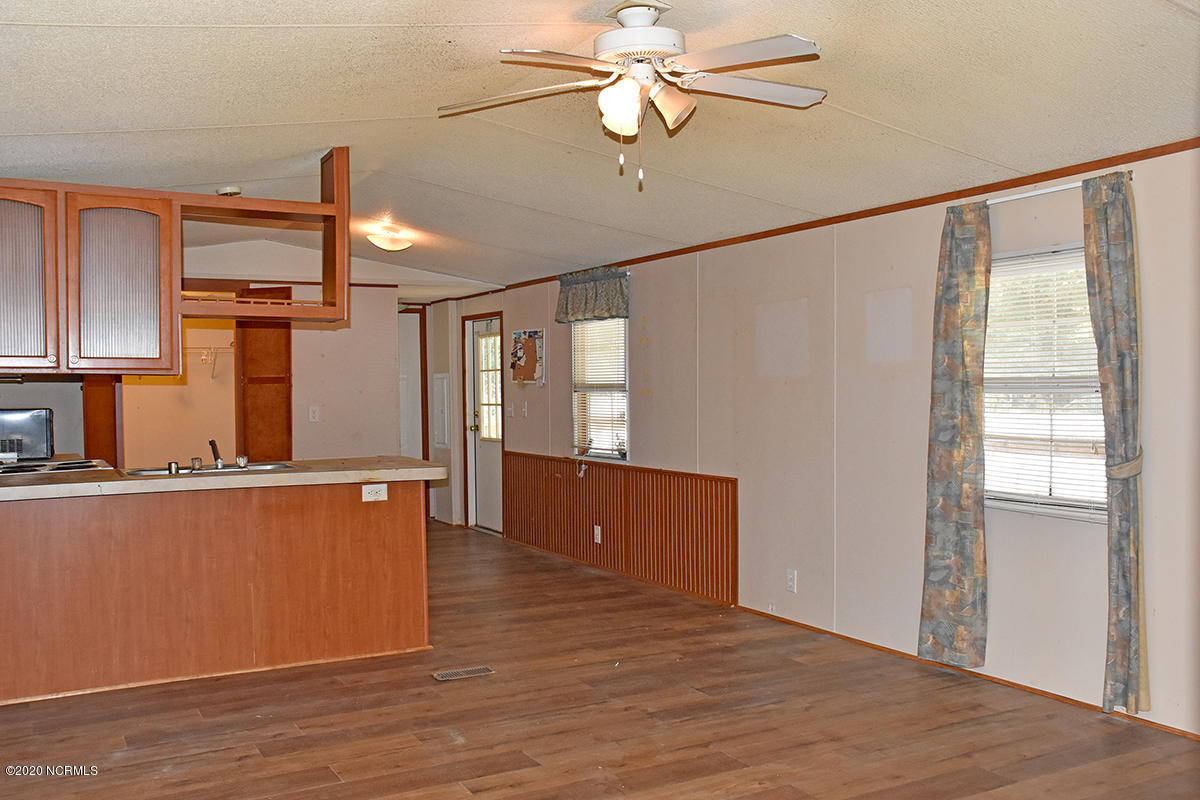 209 Rockledge Road Wilmington, NC 28412 - Photo 5 of 26 DSC_0996