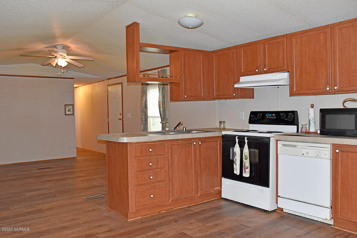 209 Rockledge Road Wilmington, NC 28412 - Photo 8 of 26 DSC_0990