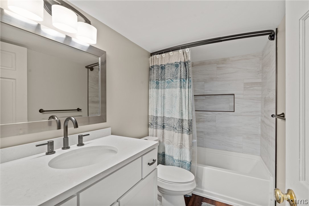3860 South St Road Marcellus, NY 13108 - Photo 24 of 39 1st floor full bathroom clsoe to the pool
