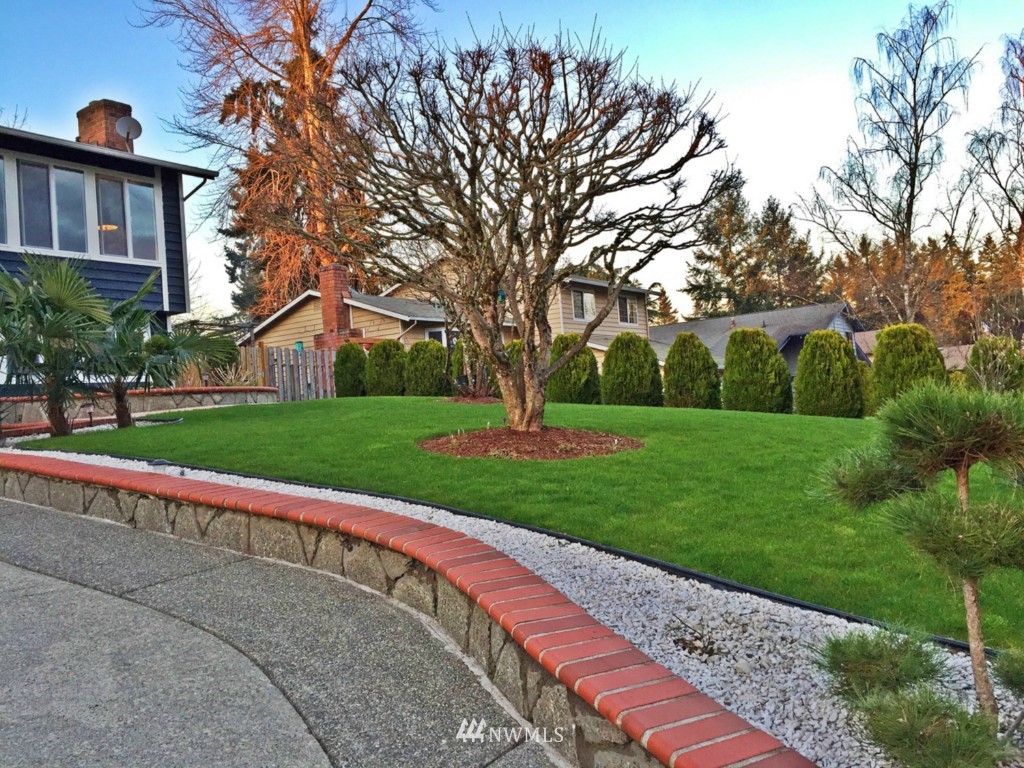 4426 Southeast 4th Street Renton, WA 98059 - Photo 2 of 25 Gallery Image 2