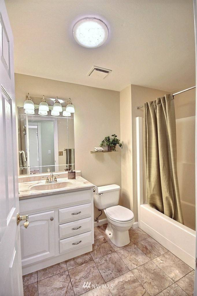 4426 Southeast 4th Street Renton, WA 98059 - Photo 14 of 25 Gallery Image 14