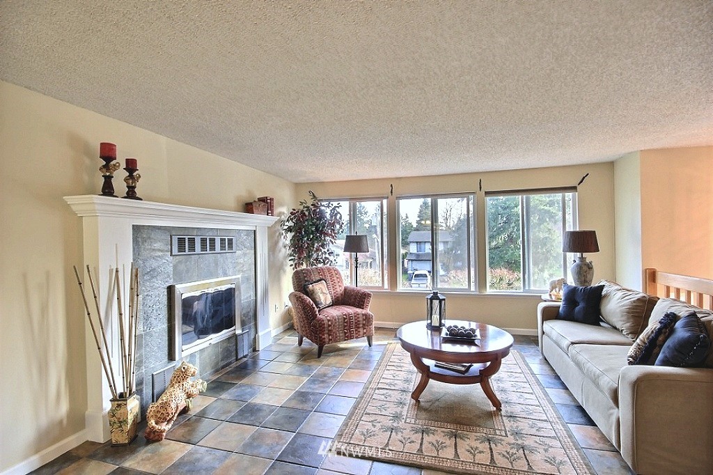 4426 Southeast 4th Street Renton, WA 98059 - Photo 7 of 25 Gallery Image 7