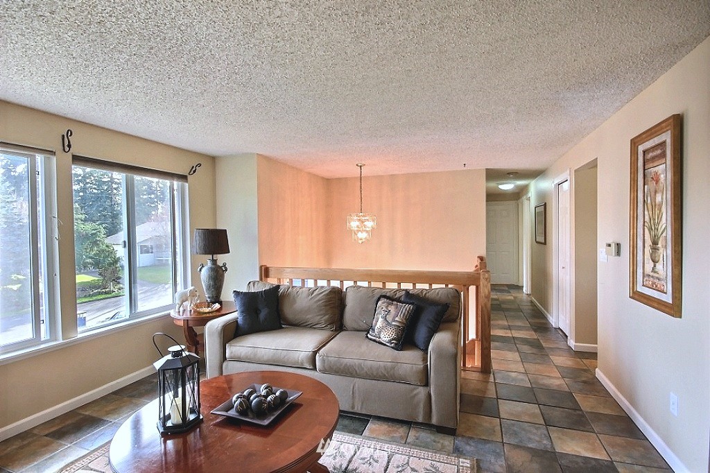 4426 Southeast 4th Street Renton, WA 98059 - Photo 8 of 25 Gallery Image 8