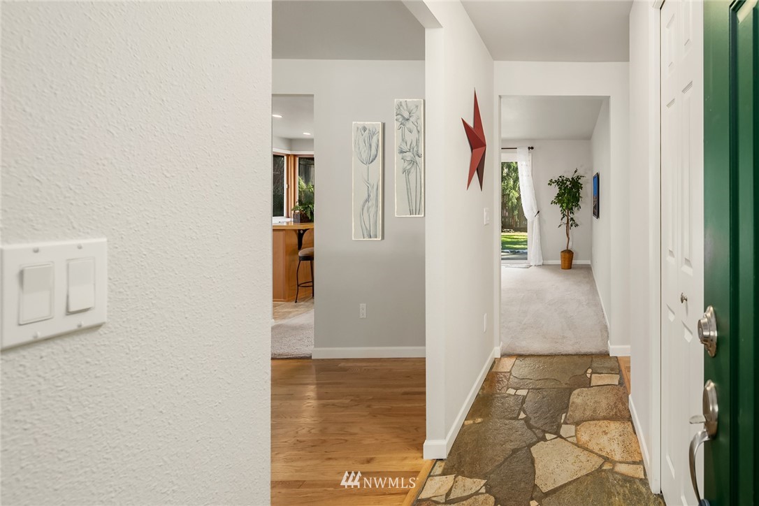 14620 165th Avenue Southeast Renton, WA 98059 - Photo 3 of 19 Gallery Image 3