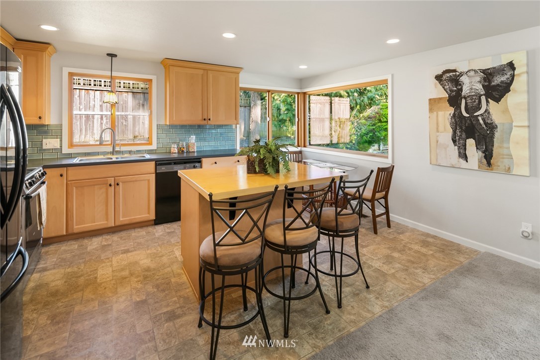14620 165th Avenue Southeast Renton, WA 98059 - Photo 4 of 19 Gallery Image 4