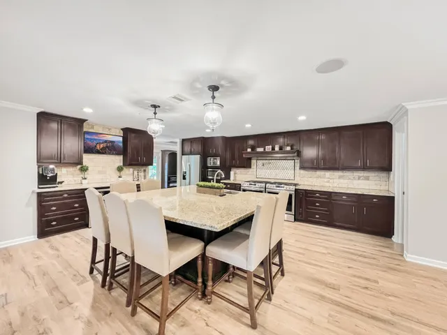 $649,999 | 9731 Hadden Road, Baytown, TX 77521