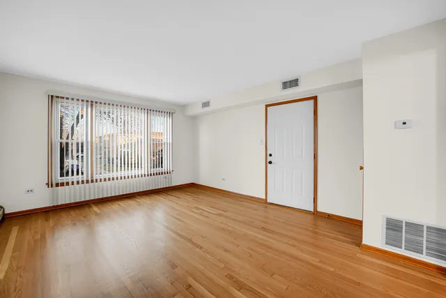 $2,100 | 5324 Long Avenue, Unit 1, Chicago, IL 60638