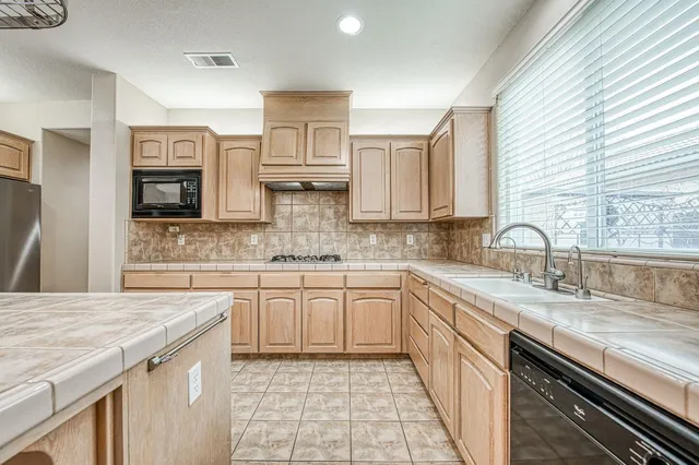 $799,000 | 2271 Serena Avenue, Clovis, CA 93619