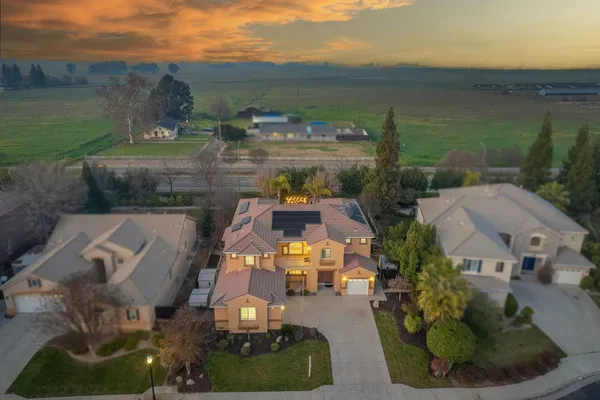 $799,000 | 2271 Serena Avenue, Clovis, CA 93619