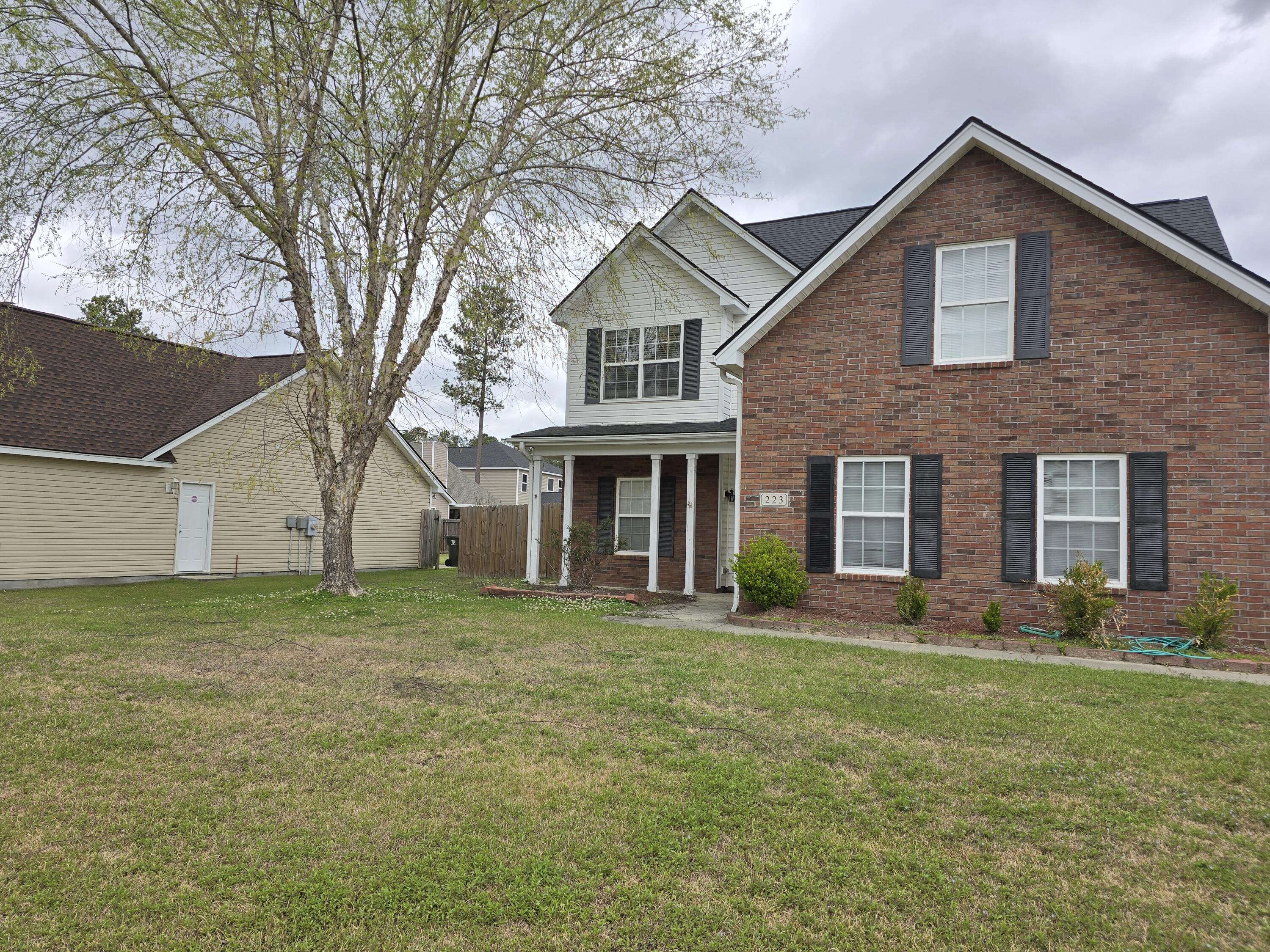 223 Westbrooke Road Summerville, SC 29486 - Photo 2 of 12 20250324_161613