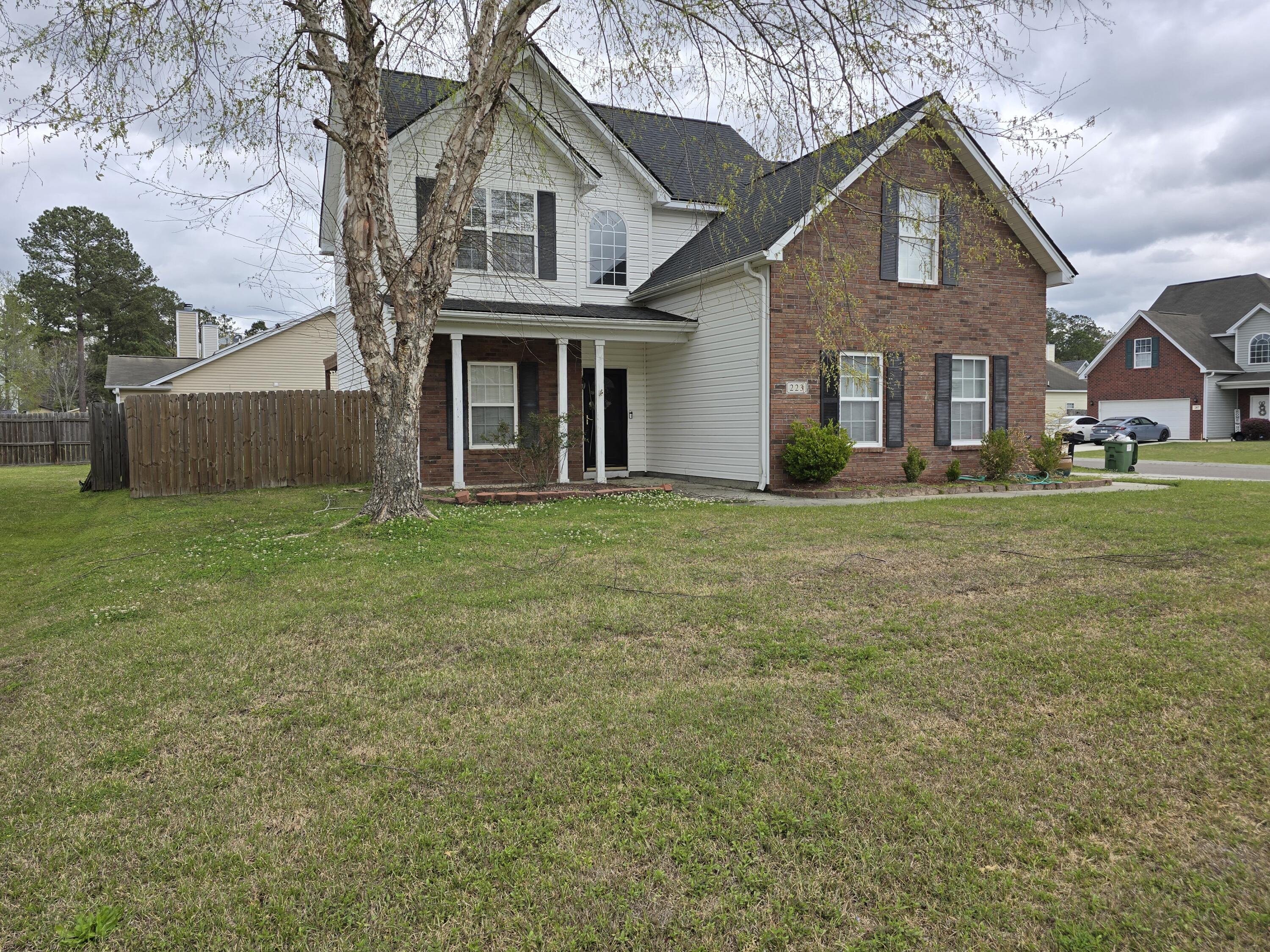 223 Westbrooke Road Summerville, SC 29486 - Photo 3 of 12 20250324_161629