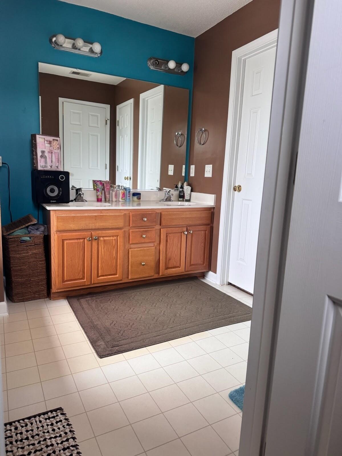 223 Westbrooke Road Summerville, SC 29486 - Photo 5 of 12 d6e156a13468d016cb04a634a5410015d29f73fd