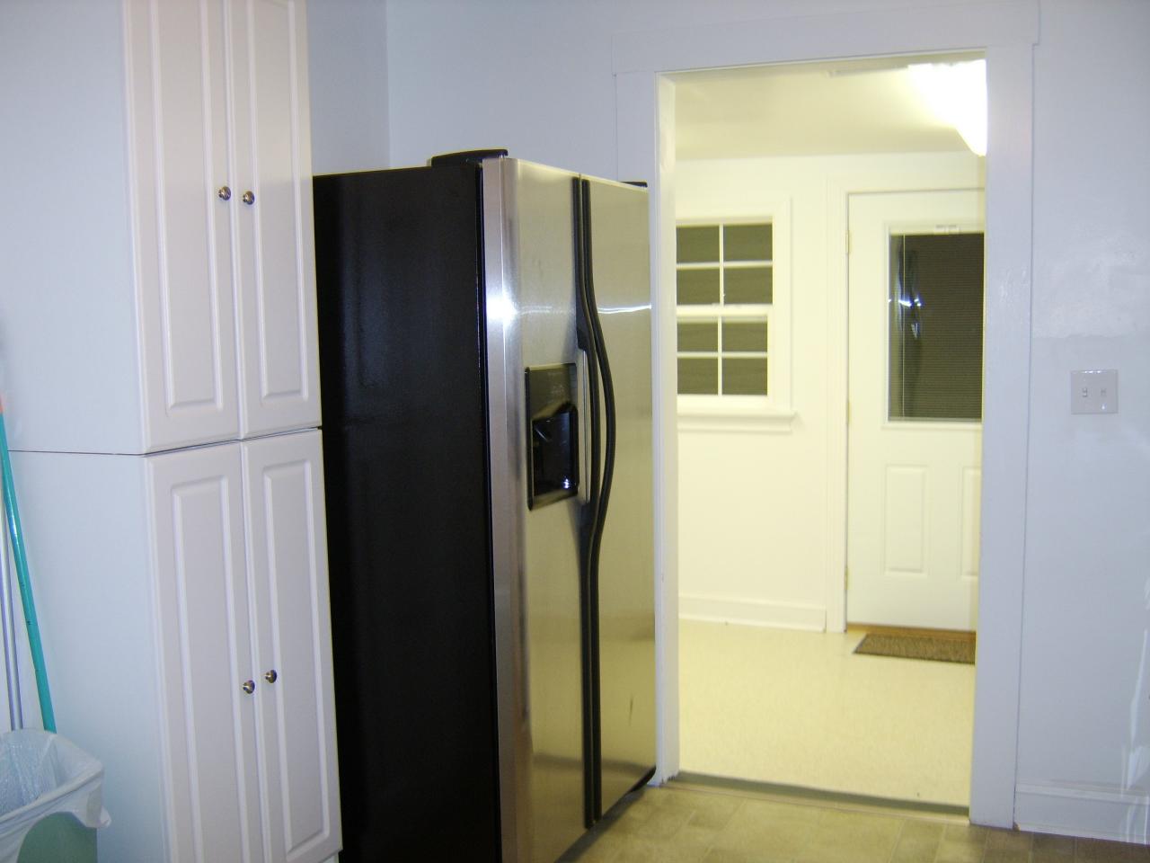 3962 Pitzer Road Roanoke, VA 24014 - Photo 6 of 10 kitchen,side by side refrig