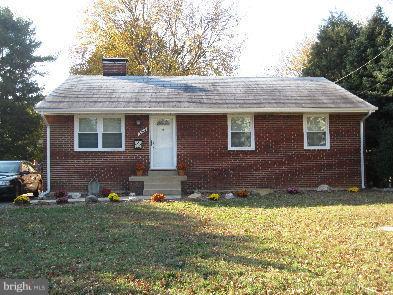 3908 Braddock Road Alexandria, VA 22312 - Photo 2 of 16 Exterior (Front)