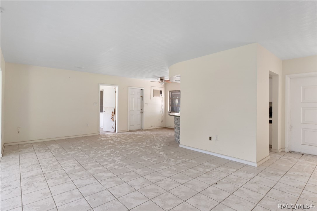 149-151 Southeast Paradise Point Road Crystal River, FL 34429 - Photo 25 of 42 Gallery Image 25