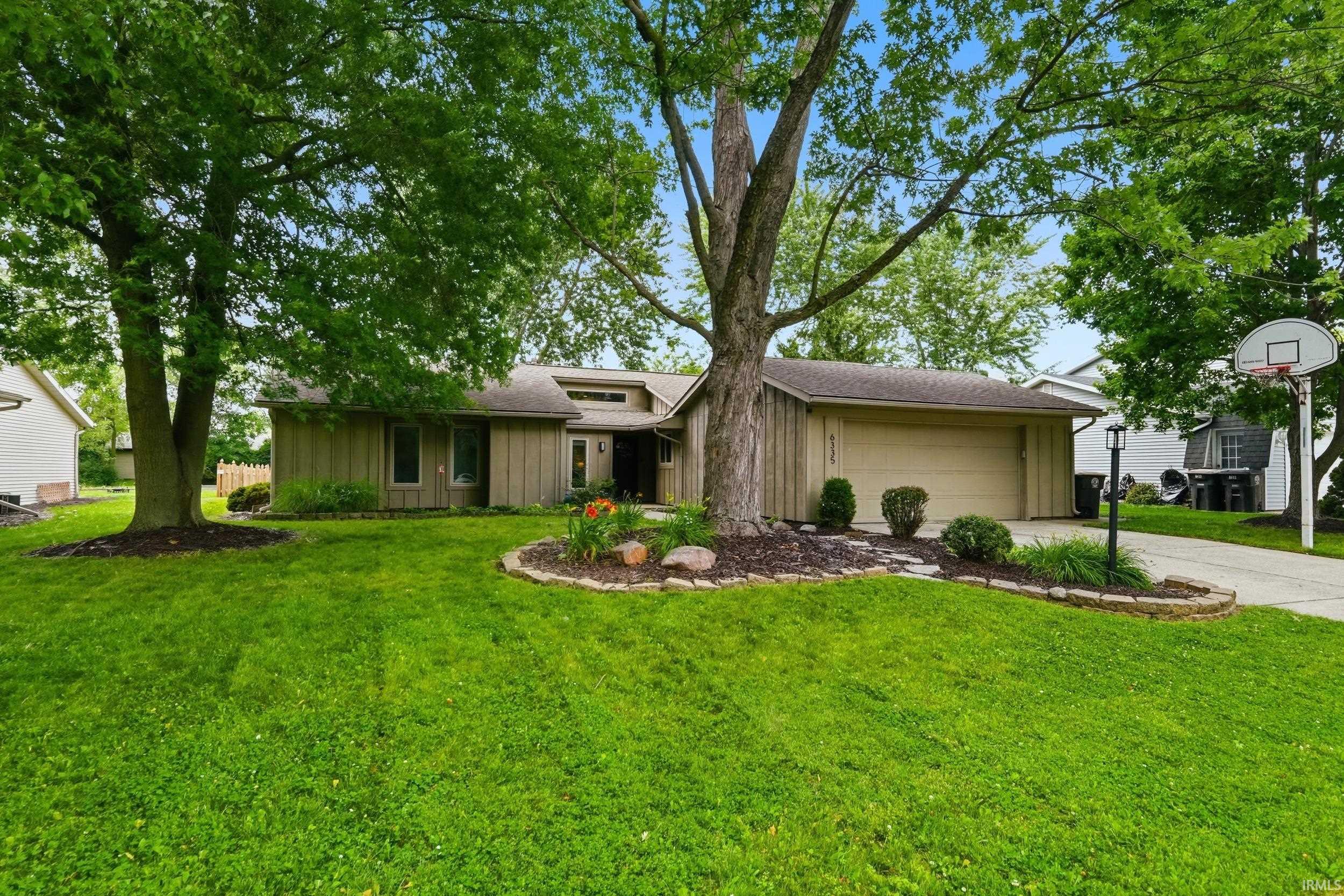 6335 Tanbark Trail Fort Wayne, IN 46835 - Photo 8 of 44