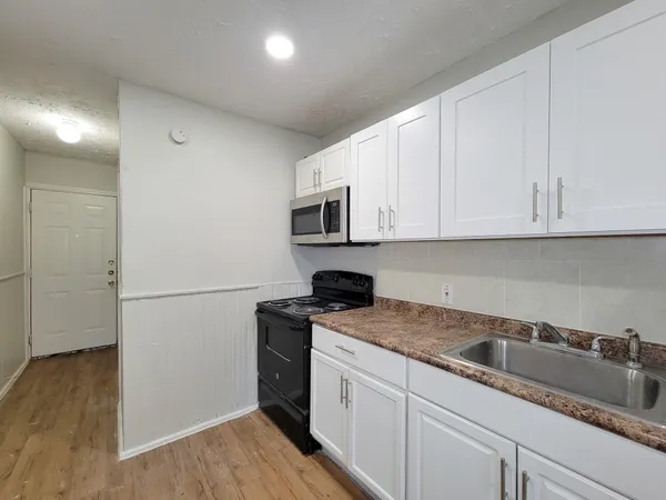$799 | 711 Ave A, Unit 4, La Marque, TX 77568