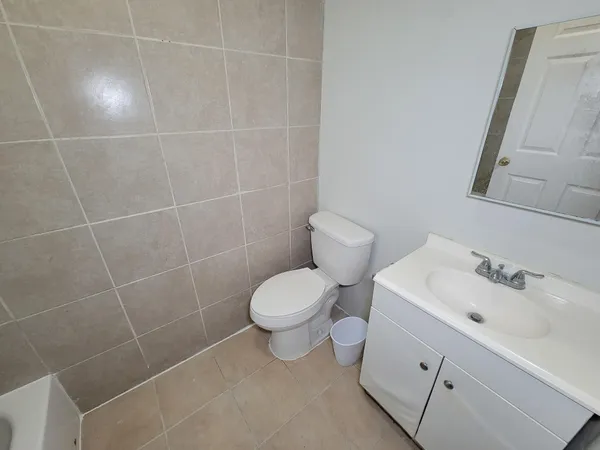 $799 | 711 Ave A, Unit 4, La Marque, TX 77568