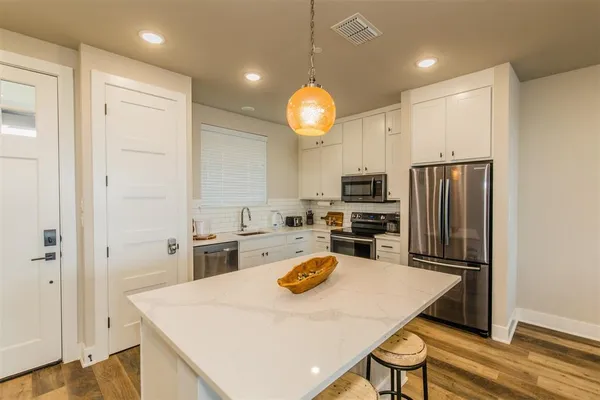 $550,000 | 3412 Scenic Point Road, Unit 206, Graford, TX 76449