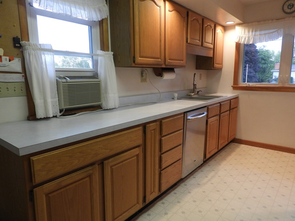 10 Hobbs Road Plattsburgh, NY 12901 - Photo 6 of 31 Gallery Image 6
