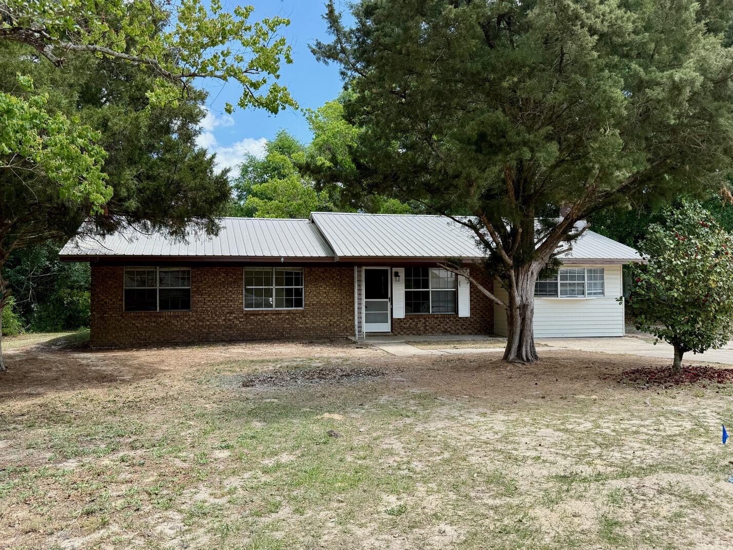 136 Juniper Lake Road DeFuniak Springs, FL 32433 - Photo 6 of 28 IMG_1269