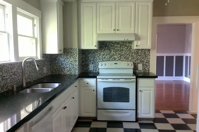 $2,350 | 1284 North Ferger Avenue, Fresno, CA 93728