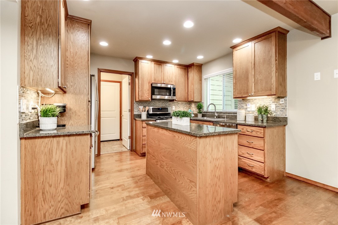 15408 Rosemary Loop Road Southeast Olalla, WA 98359 - Photo 12 of 40 Gallery Image 12