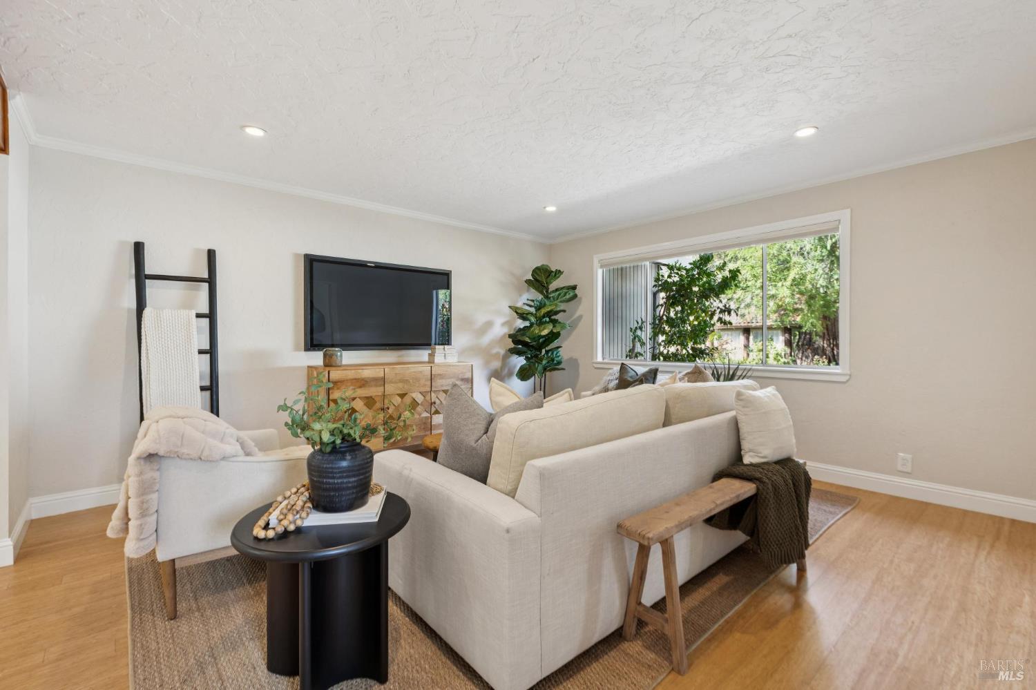 179 Bothin Road Fairfax, CA 94930 - Photo 7 of 37