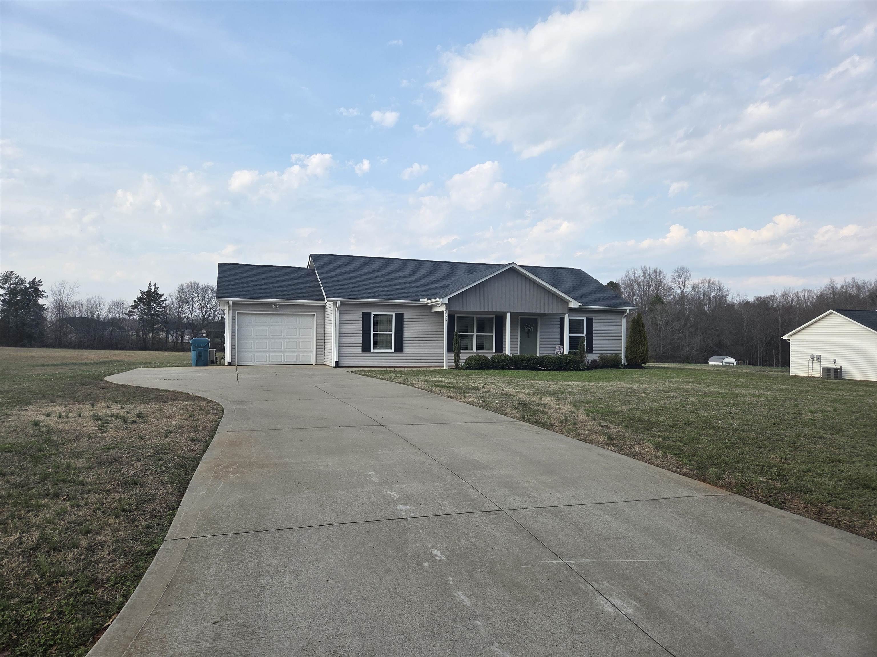 323 Scruggs Trail Gaffney, SC 29341 - Photo 4 of 37