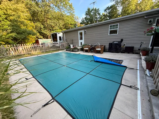 $299,900 | 6453 18 Mile Road Northeast, Cedar Springs, MI 49319