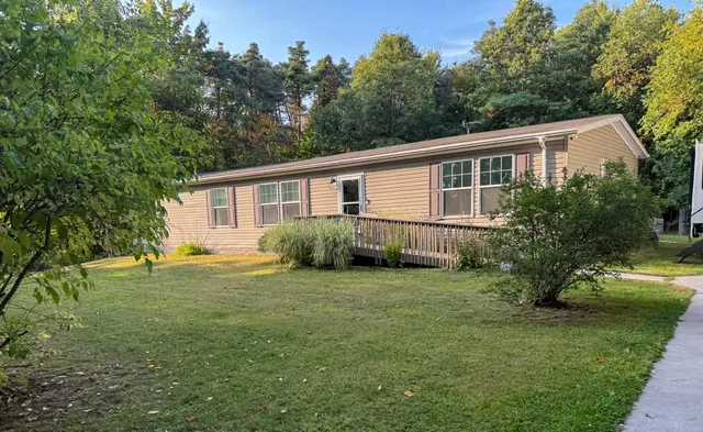 $299,900 | 6453 18 Mile Road Northeast, Cedar Springs, MI 49319