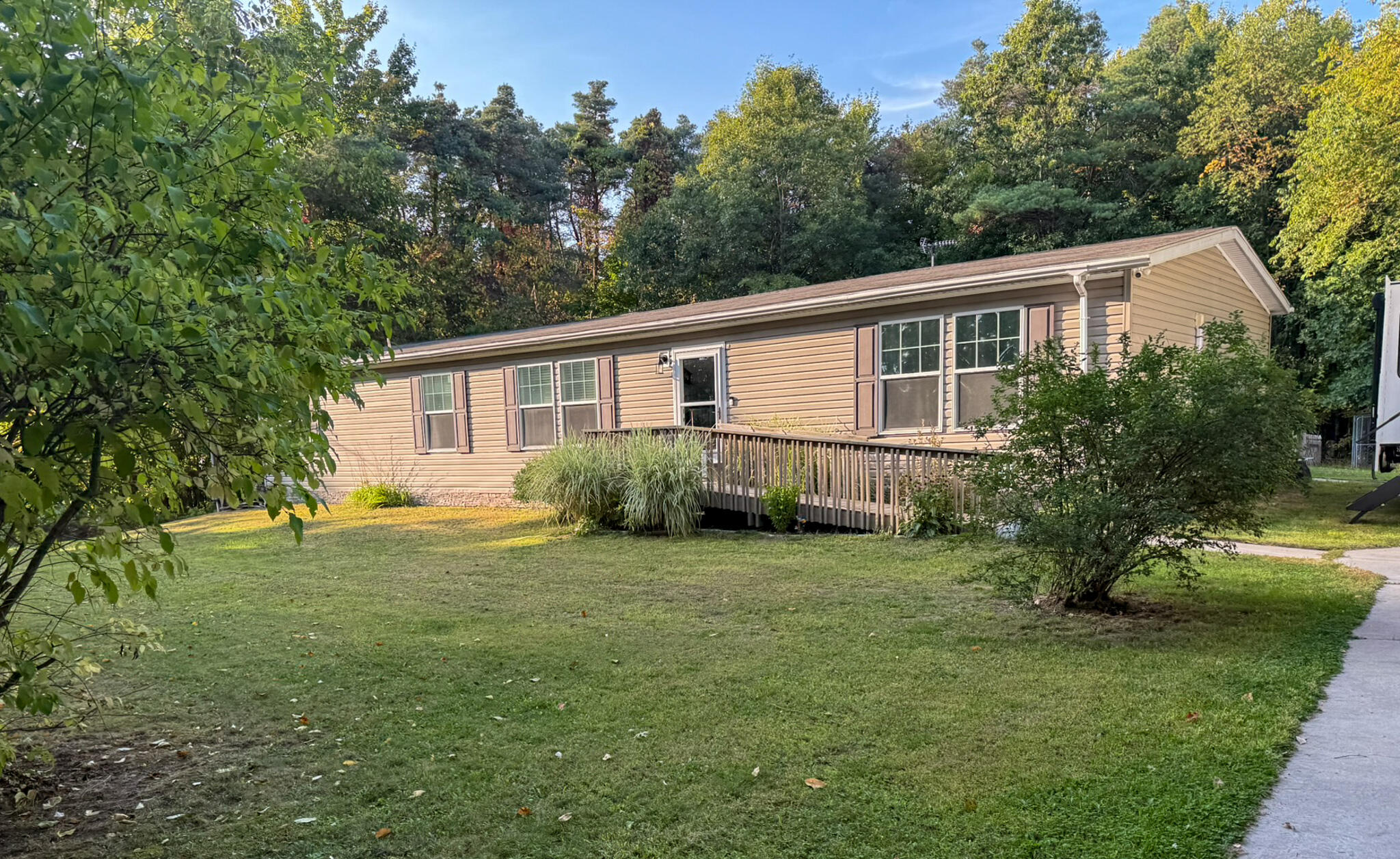 6453 18 Mile Road Northeast Cedar Springs, MI 49319 - Photo 3 of 29 IMG_5347