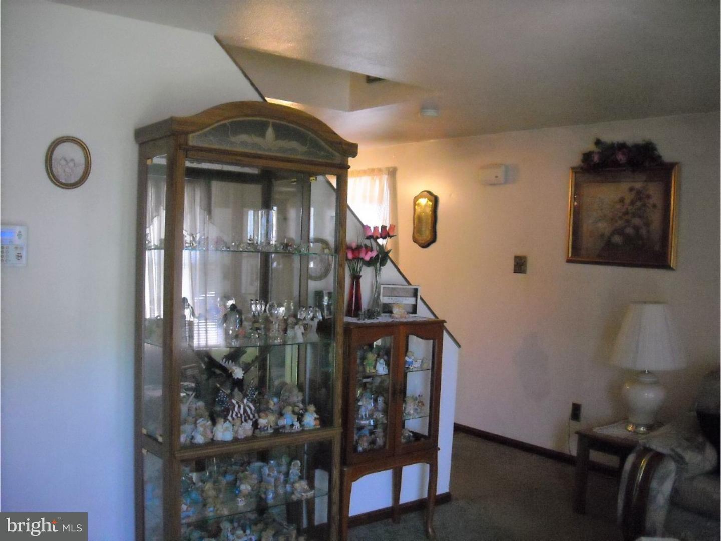 126 West Elbon Road Brookhaven, PA 19015 - Photo 6 of 11 Living Room